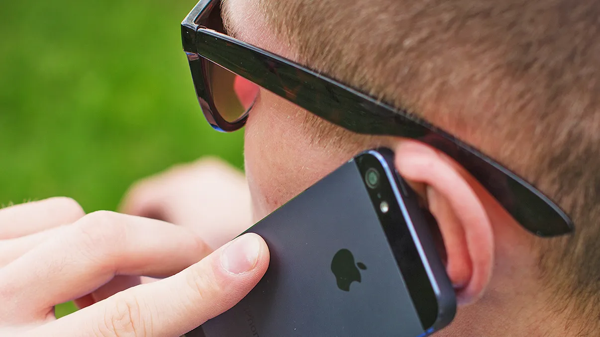 Mare atenție la factură: poți ajunge să plătești enorm dacă faci asta pe telefon