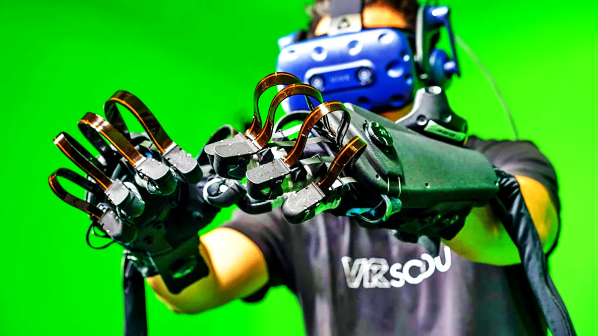 Cel mai tare gadget pe care să îl ai e această mănușă ca de robot