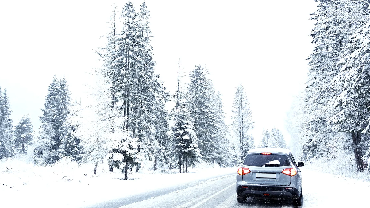 Mare atenție, șoferi: așa ceva e absolut necesar în mașină. Nu pleca iarna la drum fără aceste lucruri