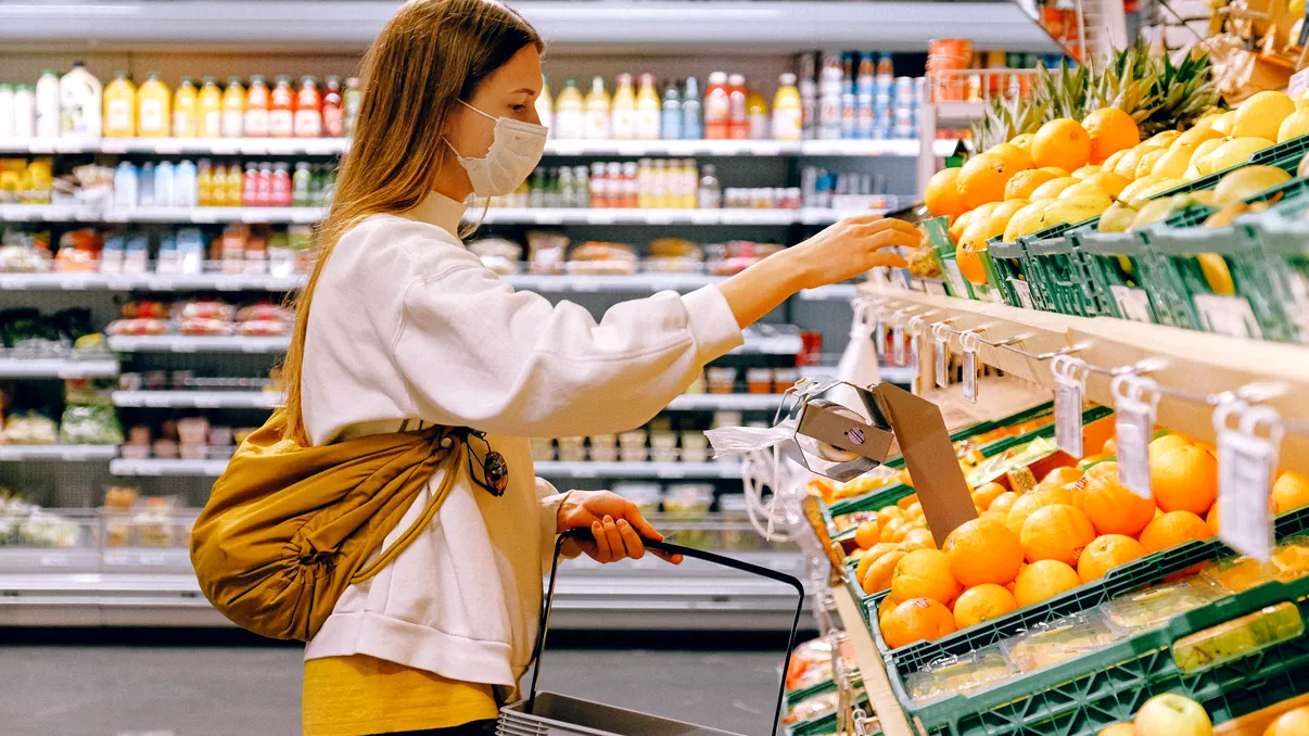 Prima țară din Europa care renunță să mai impună produse locale în supermarket: ce înseamnă asta