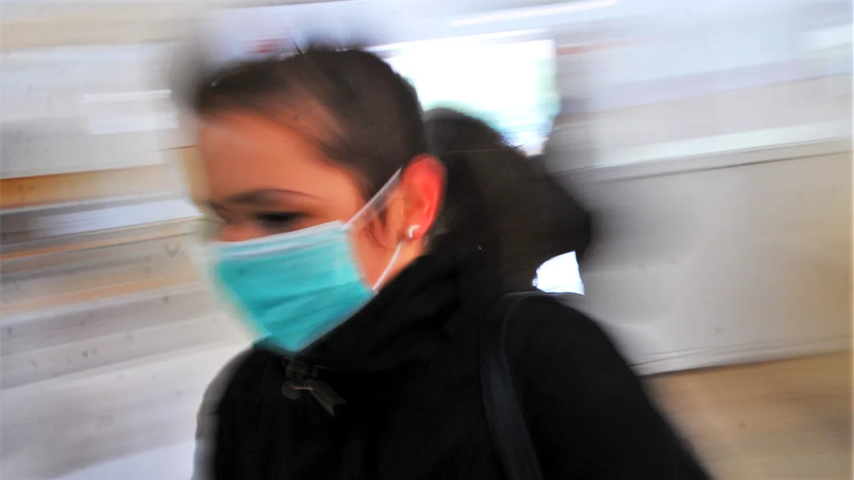 Anunțul în noapte pentru milioane de români: momentul în care se scapă de mască în România