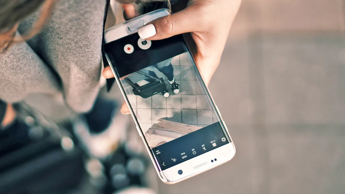 2.400 de dolari ca să stai departe de orice ecran 24 de ore. Poți renunța la telefon pentru o zi?