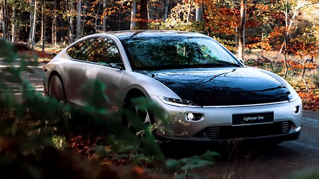 VIDEO Mașina electrică solară, aproape gata: cât costă bolidul și când va ajunge piață