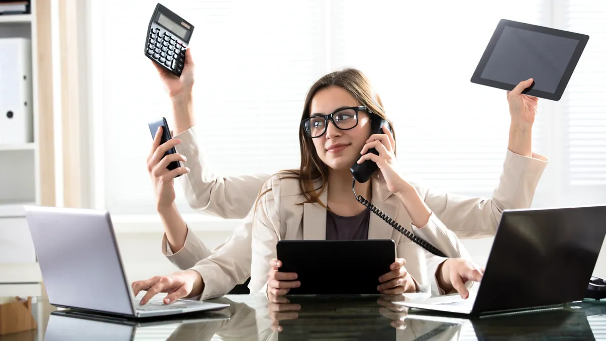 Moartea eficienței sau de ce să renunți la multitasking în secolul 21: te ajută doar pe CV