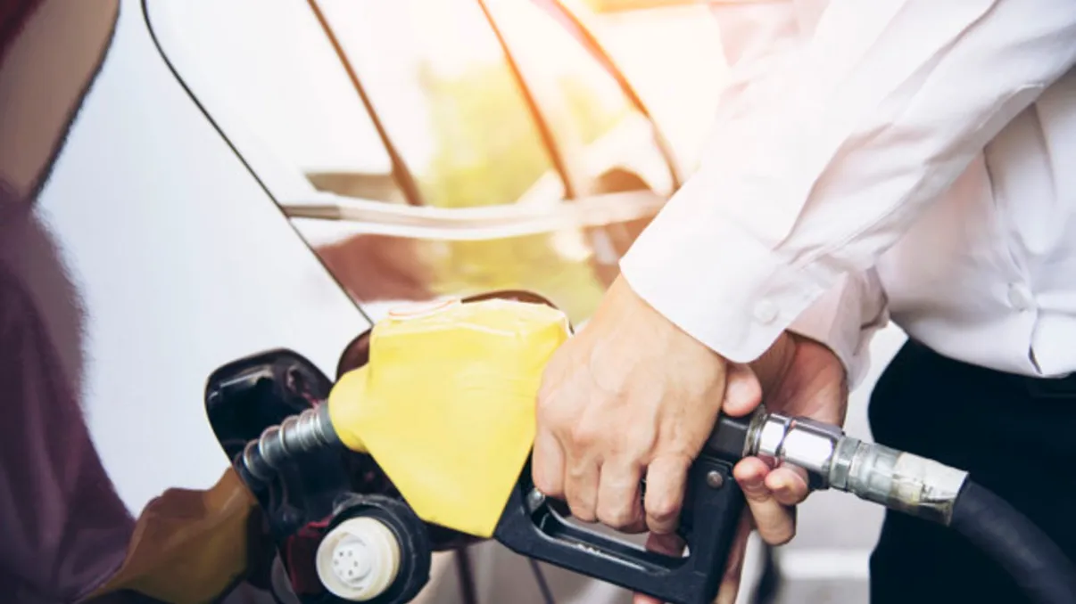 Prețurile care îi sperie pe șoferi la pompă: ce se întâmplă, de fapt, cu benzina și motorina