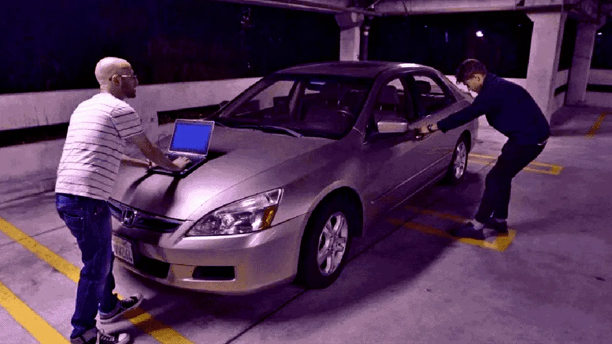 Scandalul dintre Musk și China la care să fii atent: cum ești expus în propria mașină și câte știe despre tine