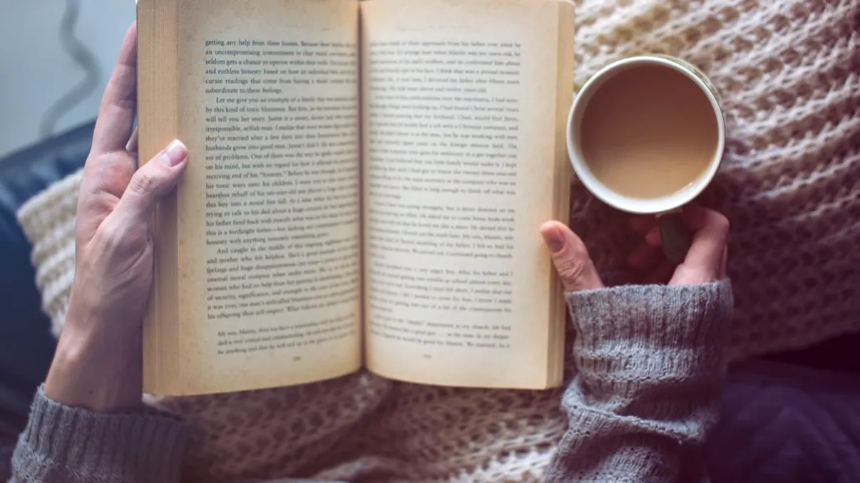 Câte ore ți-ar lua să citești cele mai bune cărți scrise vreodată