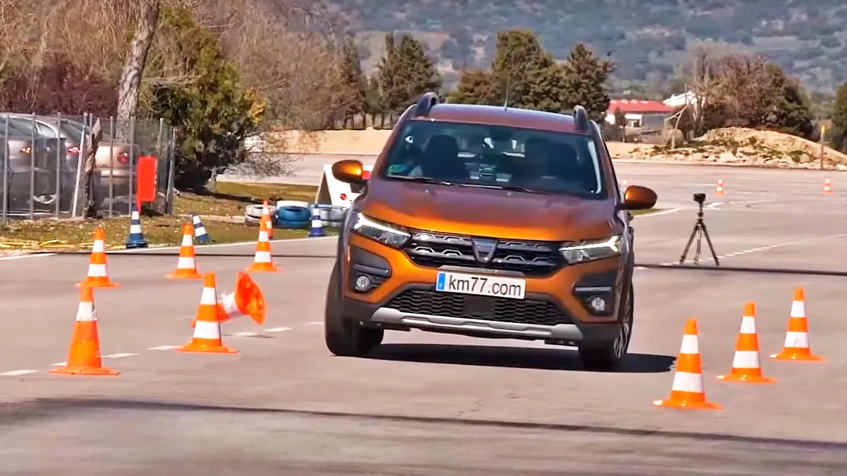 Dacia, mai tare decât Golf 8, Tesla sau Mercedes. Testul care înseamnă enorm pentru mașinile românești