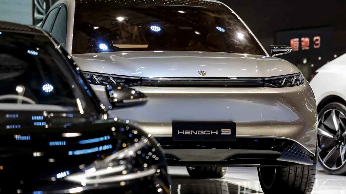Salonul Auto de la Shanghai, prilej pentru constructori să arate că se pot bate cu Tesla: cu ce vin producătorii