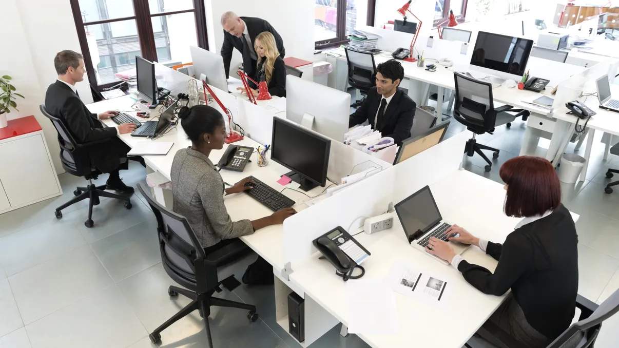 Surpriza românilor pentru angajatori: la ce visează, după pandemie