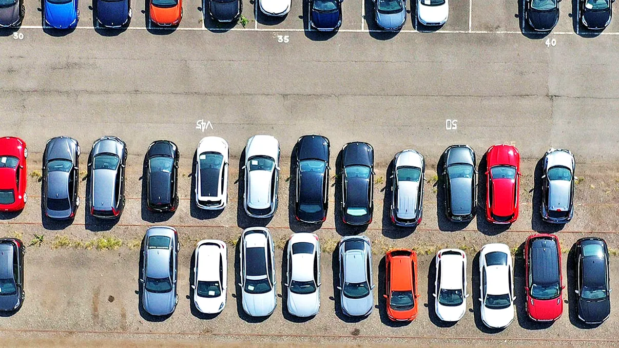 Milioane de români, buni de plată: totul pornește de la polița RCA