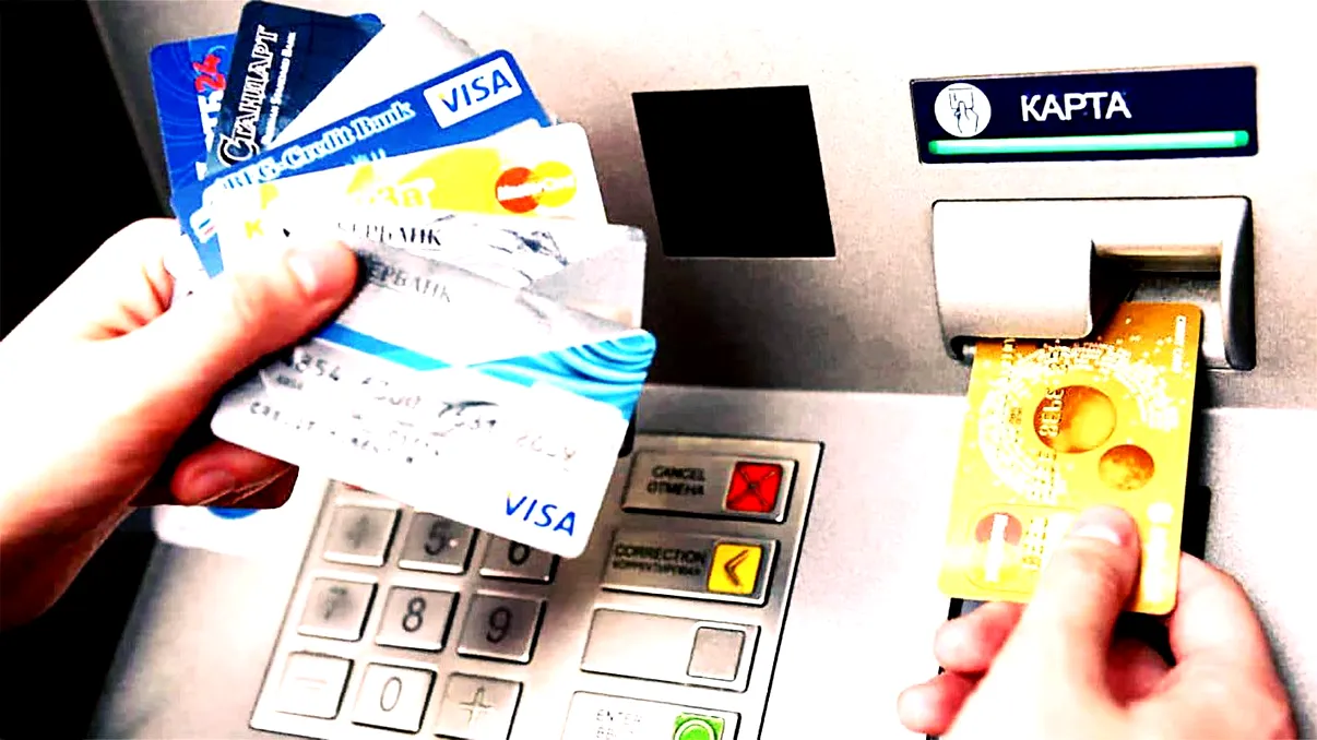 Sigur nu știai asta: banii tăi pe card în rate, fără dobândă. Ce este rău și ce e bine în astfel de credite