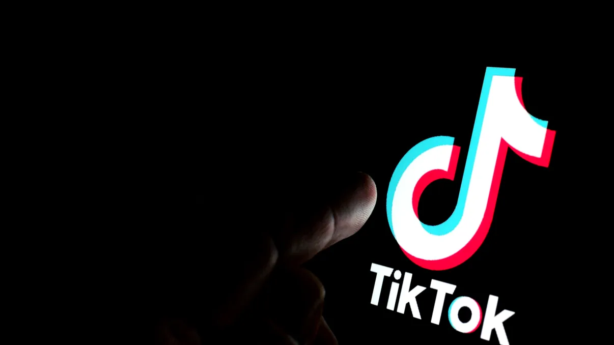 “Nu intrați pe TikTok”, poate cea mai ciudată campanie de promovare din România