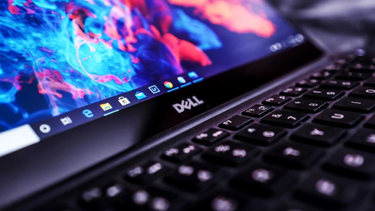 Milioane de laptopuri Dell sub amenințare: vulnerabilitatea de la nivelul BIOS