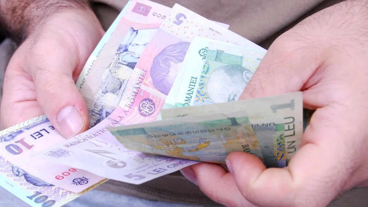 Cum să economisești bani. 5 pași simpli prin care poți economisi lunar, fără să ai bătăi de cap