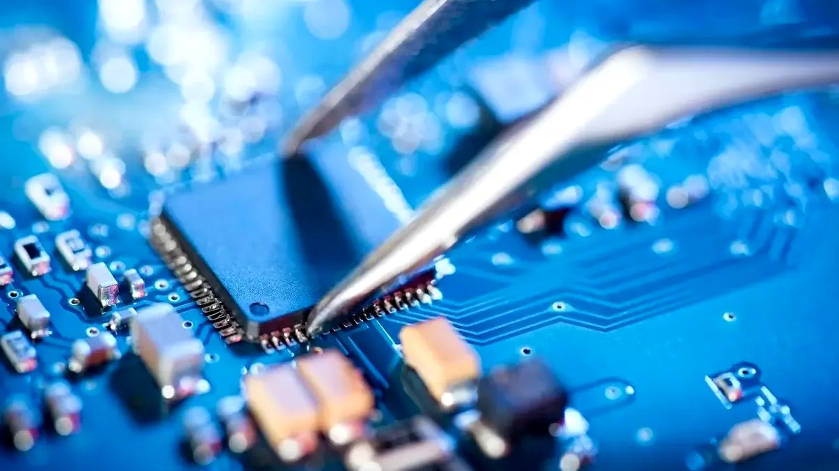 Criza semiconductorilor: domeniile afectate ți-ar putea influența noile achiziții