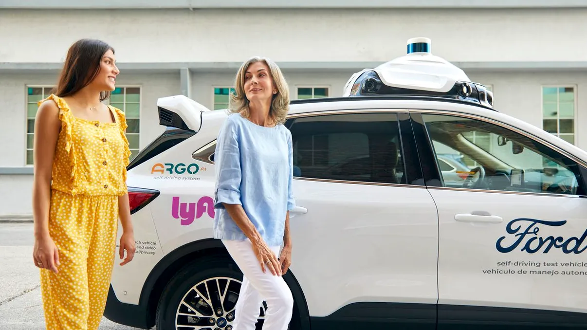 Lyft a început cursele cu mașini autonome: unde poți circula fără șofer la volan