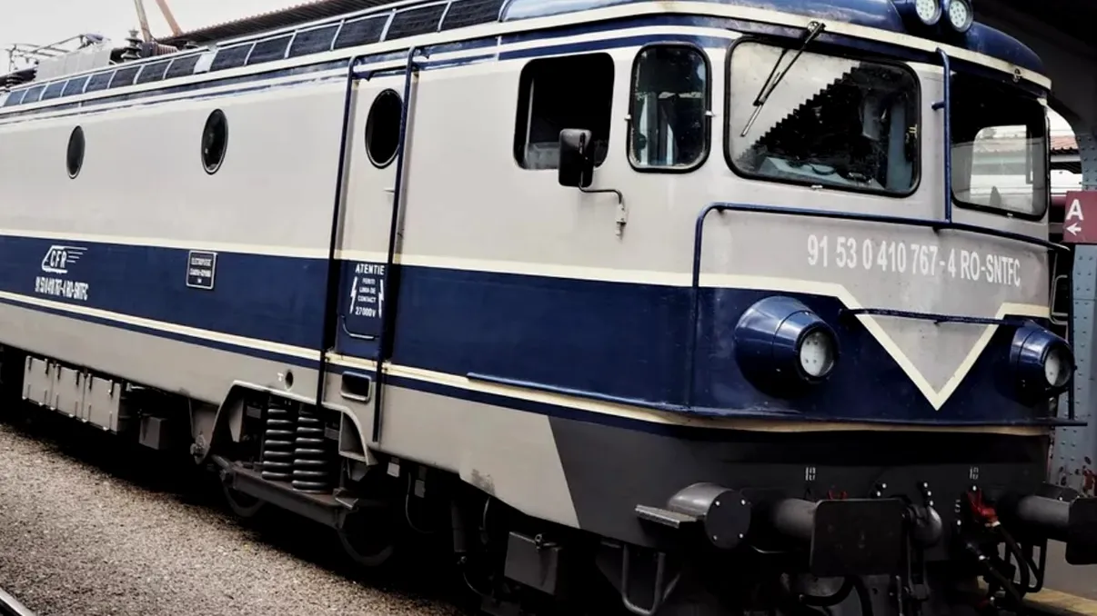 Călătoriile cu trenul, misiune infernală în România. De ce întârzie trenurile chiar și 7 ore
