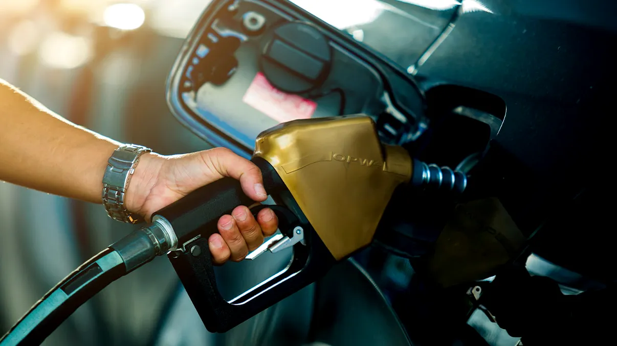 Tot ce trebuie să știi despre prețurile la benzină și motorină: la ce să se aștepte șoferii în 2021