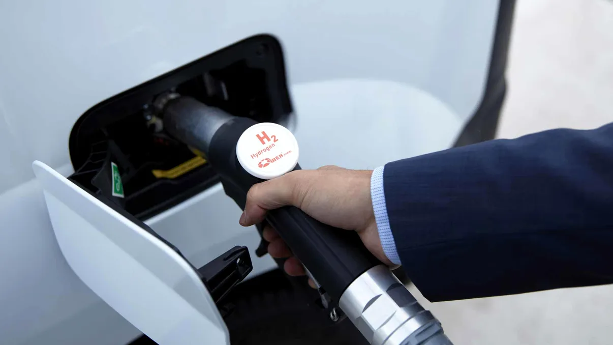 Planul Renault care arată că nu se rezumă totul doar la electrice: cu ce vor fi alimentate noile modele