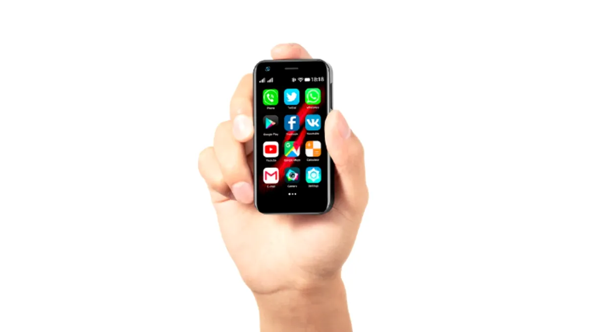 Cel mai mic smartphone 4G din lume, mai aproape de lansare: cât costă ”micuțul”