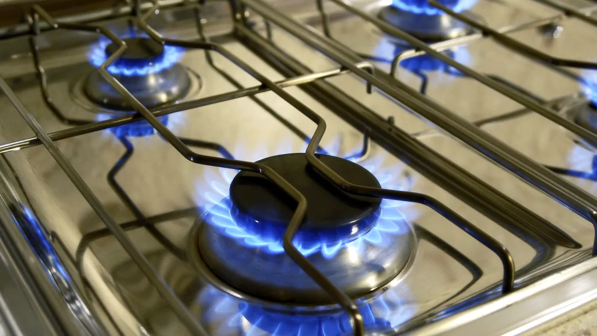 ”Consumatorul vulnerabil”, un vis frumos pentru români: când te ajută statul român, dacă nu ai bani de gaz și curent