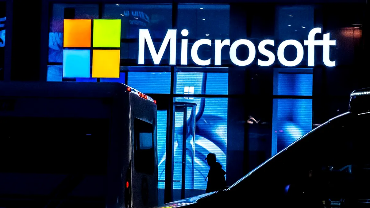 Microsoft scumpește prețurile, pentru prima oară într-un deceniu: ce utilizatori vor fi afectați