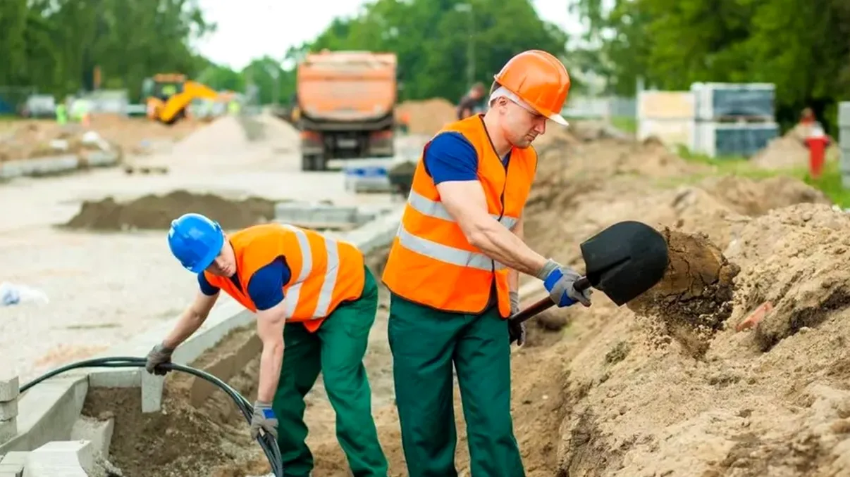 Adevărul dureros de pe piața muncii: Avem mult prea puțini oameni care lucrează