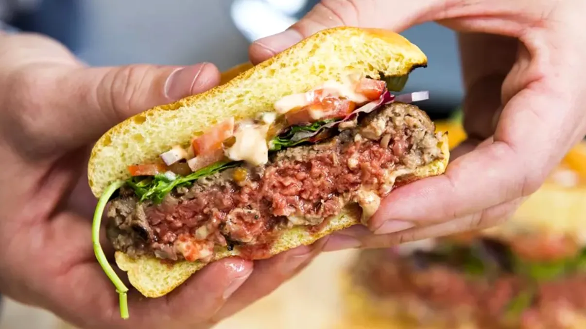 Lovitură dură pentru acest lanț de fast-food. Restaurantul preferat al românilor are mari probleme
