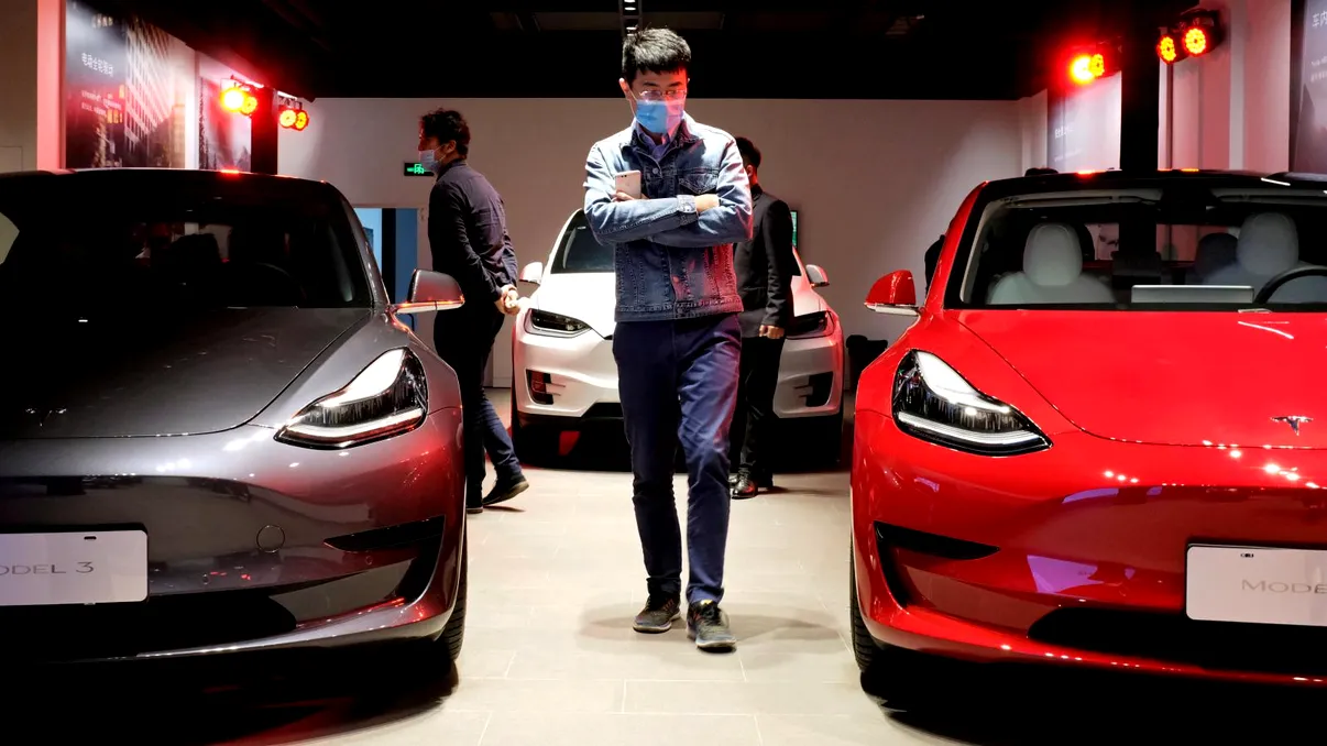 Tesla, îngropată pe cea mai mare piață de mașini electrice: greșeala lui Elon Musk