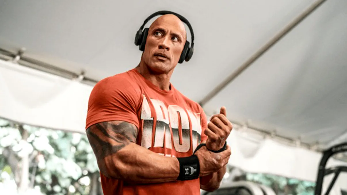 Rock Arm, căștile cu o autonomie foarte mare, lansate de The Rock. Cât stai departe de priză cu ele