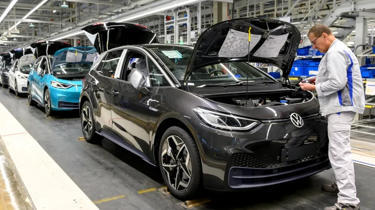 Industria auto, transformată radical în 2021: cum poate România să facă o avere, ce lipsește