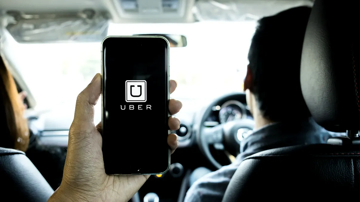 Uber se extinde, din nou: în ce oraș va fi disponibil de azi servciul de ride sharing