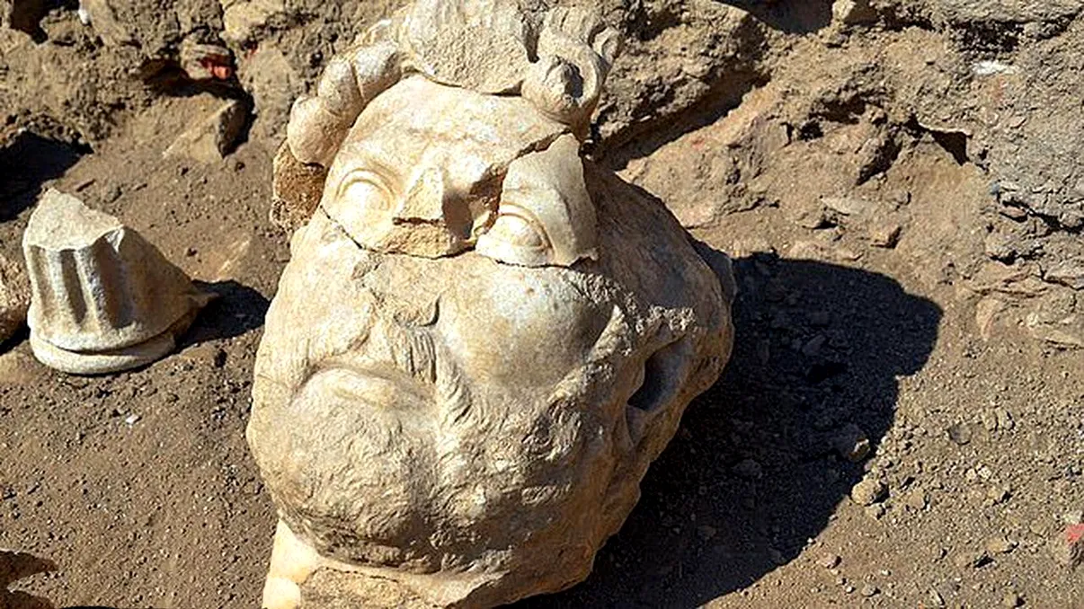 O statuie imensă de acum 2.000 de ani, descoperită. Ce spune despre istoria noastră