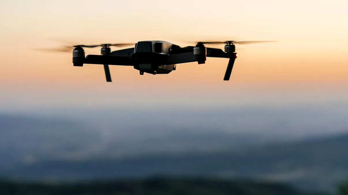 Dronele ucigașe din filmele SF distopice tocmai au devenit reale: ce înseamnă asta pentru viitorul tehnologiei