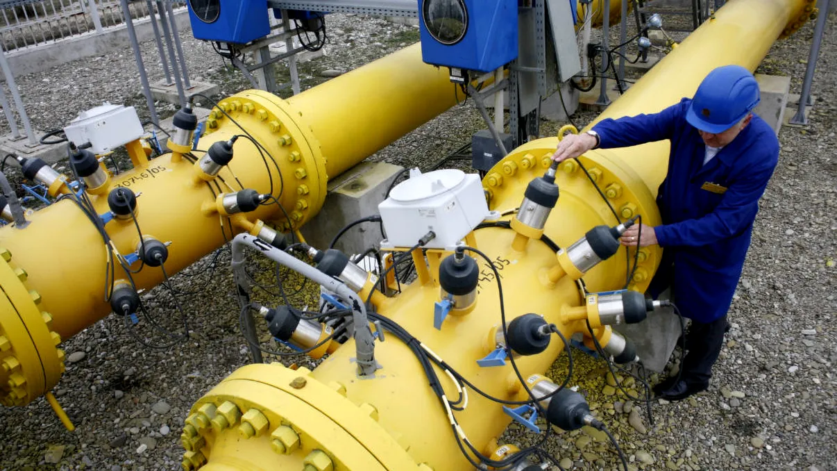 Primul furnizor de energie cu 900.000 de clienți care ”a stins becul”: de ce nu va fi ultimul caz, ce se întâmplă cu utilizatorii casnici