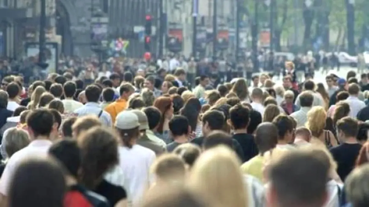 România merge pe un trend periculos: ce populație ar putea avea țara în 10 ani