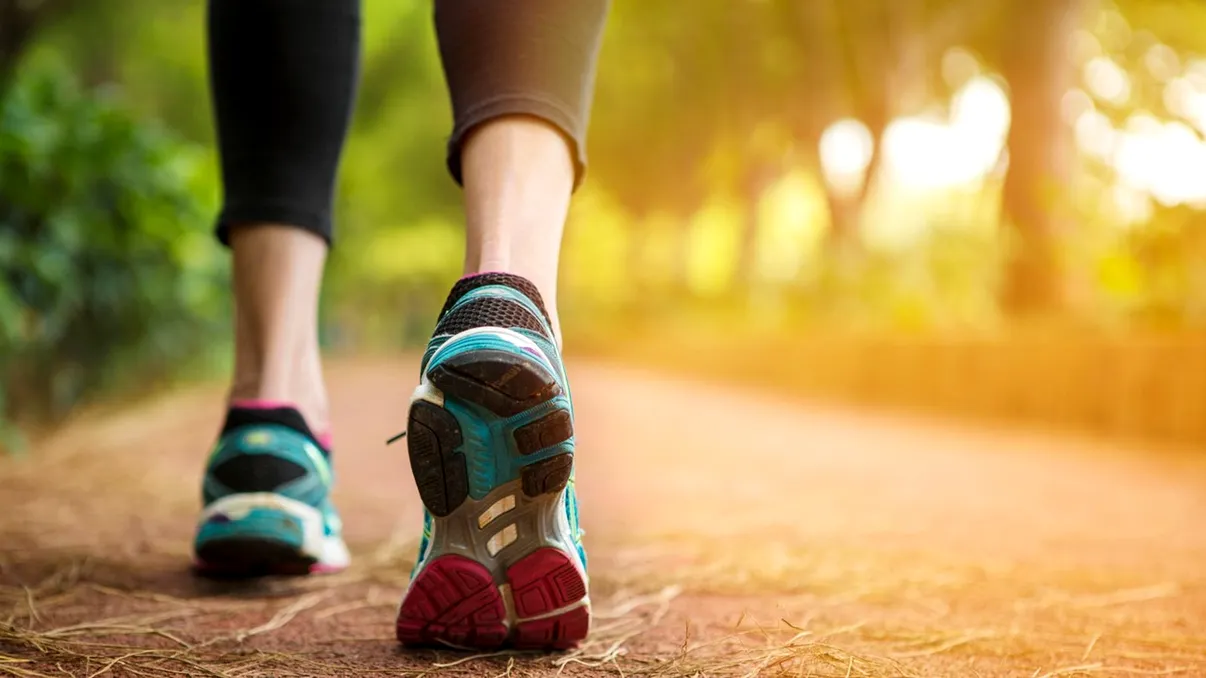 Plimbările zilnice ar trebui să facă parte din viața noastră. Iată care sunt efectele acestora