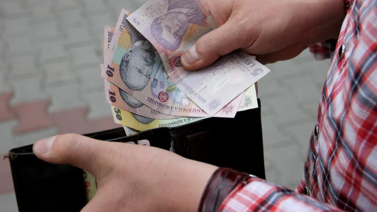 Inflația din România îngroapă salariile: cu cât ar trebui să-ți crească leafa, ca să nu fii mai sărac