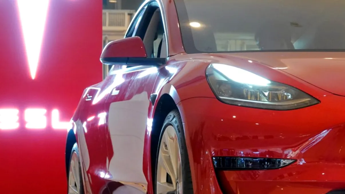 Tesla e de neoprit: averea lui Musk crește peste noapte, datorită acțiunilor gigantului auto