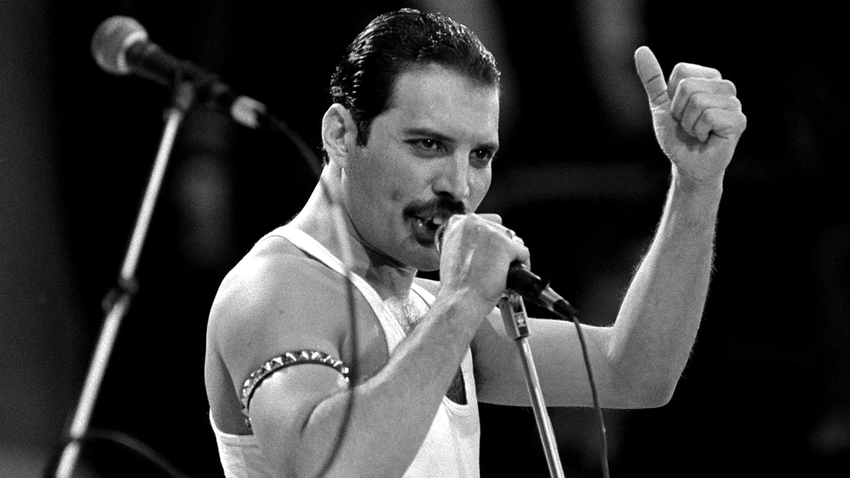 De ce continuăm să-l iubim pe Freddie Mercury și după 30 ani de la moartea sa
