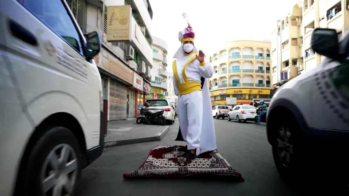 VIDEO Acest om zboară, la propriu, în Dubai: cum a fost posibil