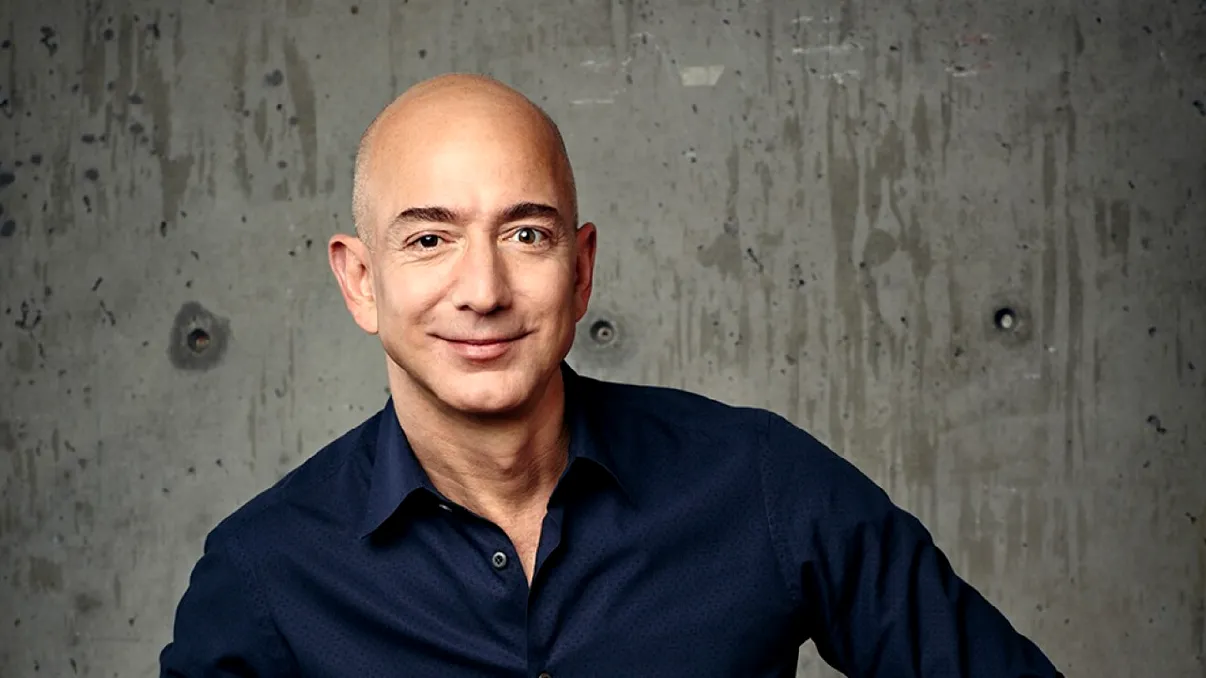 După ce Elon Musk s-a angajat să rezolve foametea globală, Jeff Bezos promite refacerea naturii