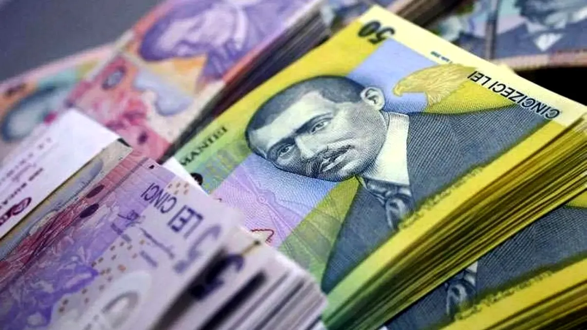 Deși ne scufundăm în scumpiri și crize, românii continuă să pompeze bani în imobiliare