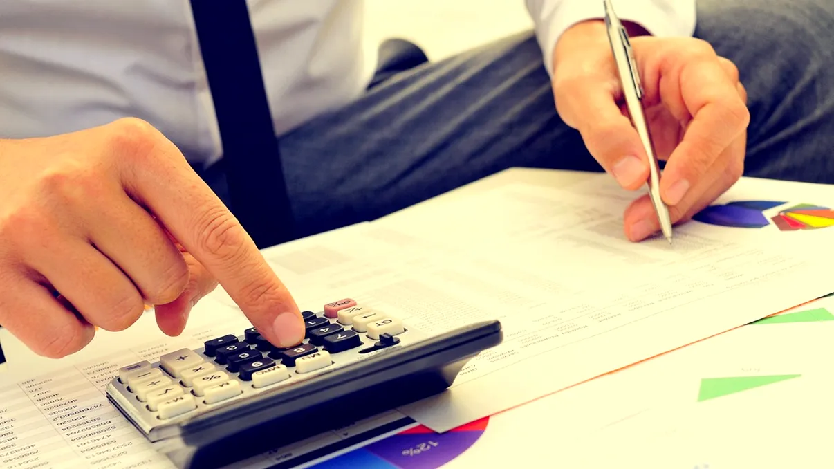 Se dau bani de la stat pentru acești români: Guvernul a dat undă verde legii