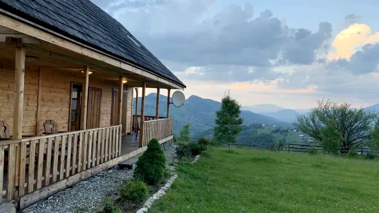 Cazările false pentru Revelion și Crăciun sunt o tradiție: cum te aperi de escrocherie