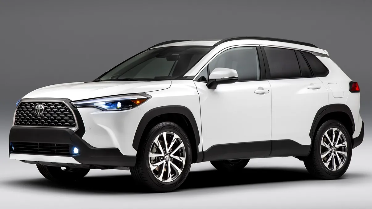 Toyota pregătește Corolla Cross: planul prin care vrea să domine topul