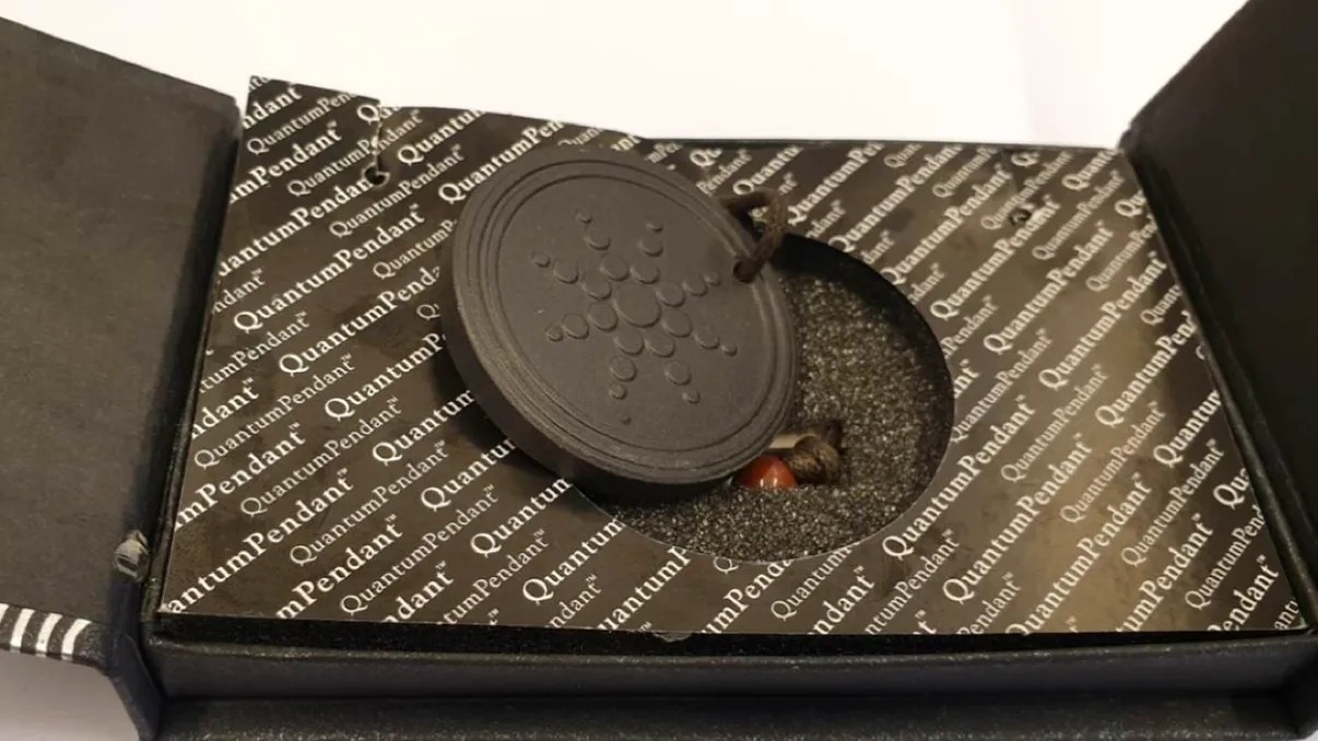 Interzise în Olanda, se vând la liber pe eMag: cât de periculoase sunt pentru sănătate, deși ”te apără” de 5G