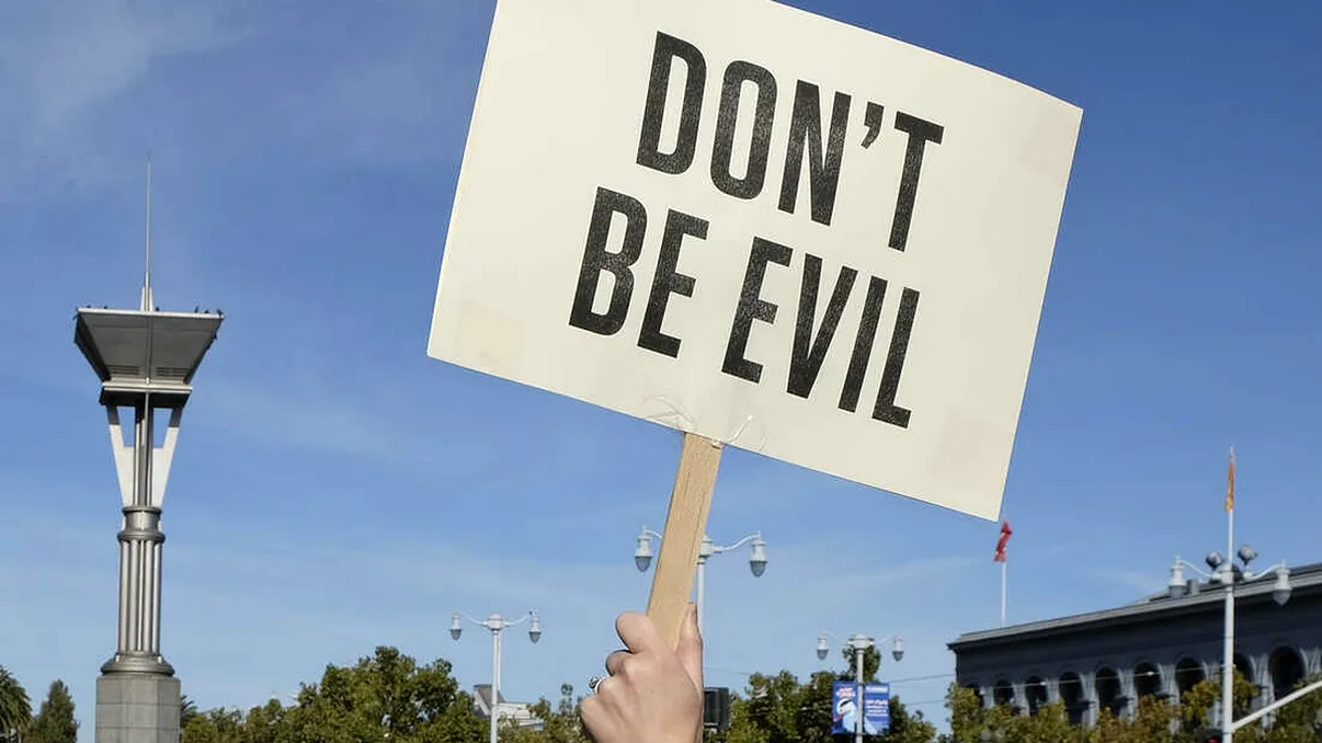 Google, dat în judecată de foștii angajați: de ce s-ar putea să câștige