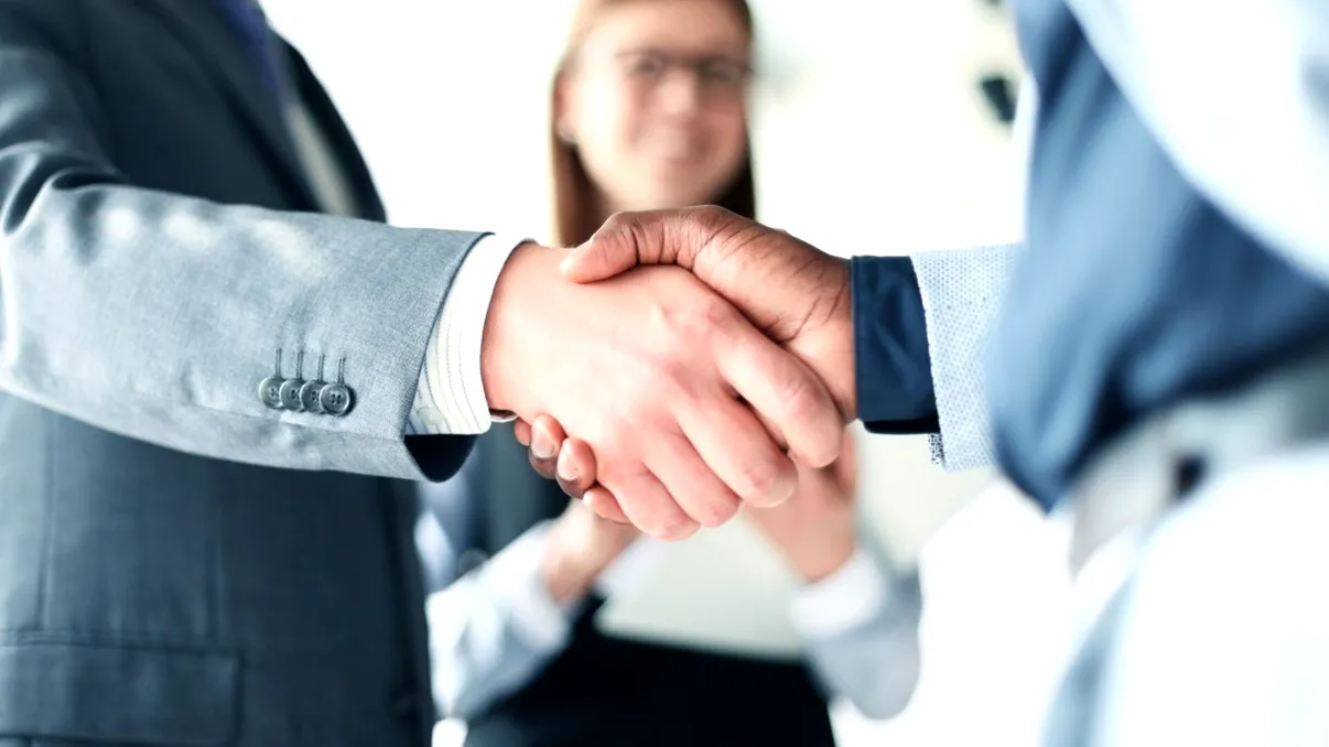 Generația tânără pune mâna pe muncă: firmele sunt luate cu asalt